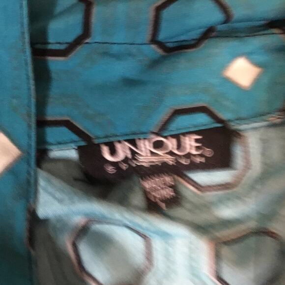 UniqueSpectrum Button Down Shirt - Picture 4 of 7